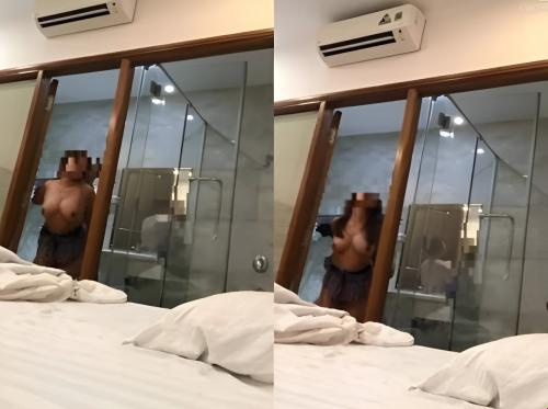 Saya mengerang perlahan supaya bilik sebelah tidak mendengar saya